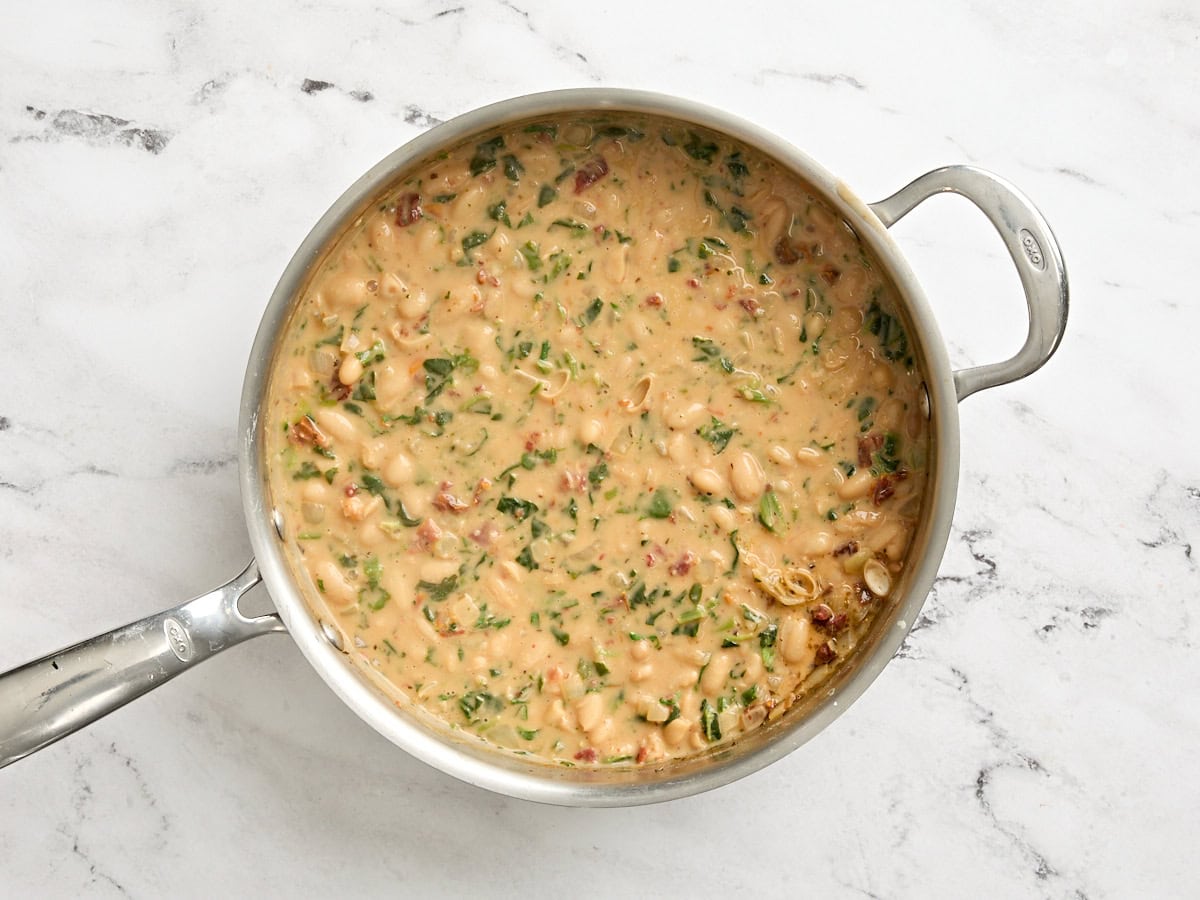 Marry me white beans in a skillet.