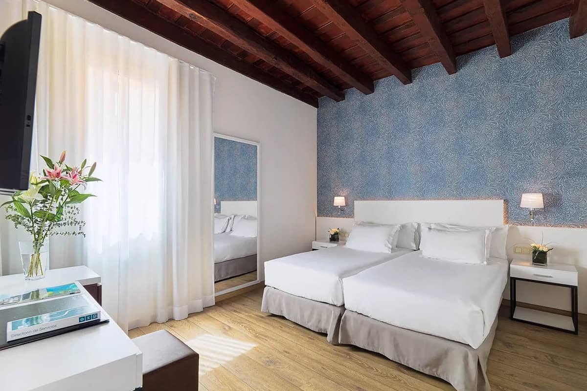 h10 raco del pi room interior