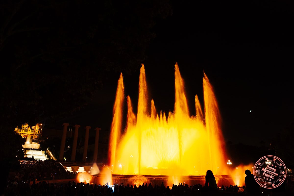 magic fountain of montjuic evening light show