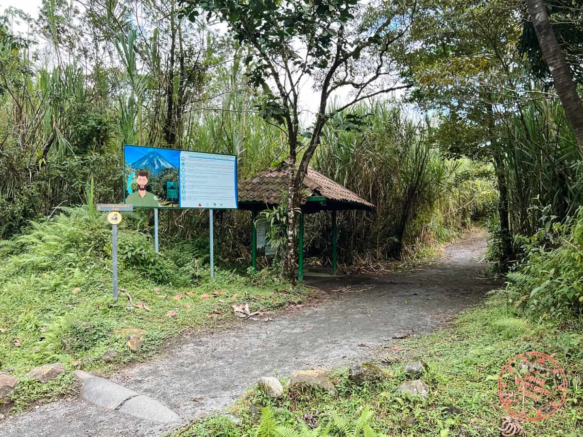sendero coladas arenal national park trailhead