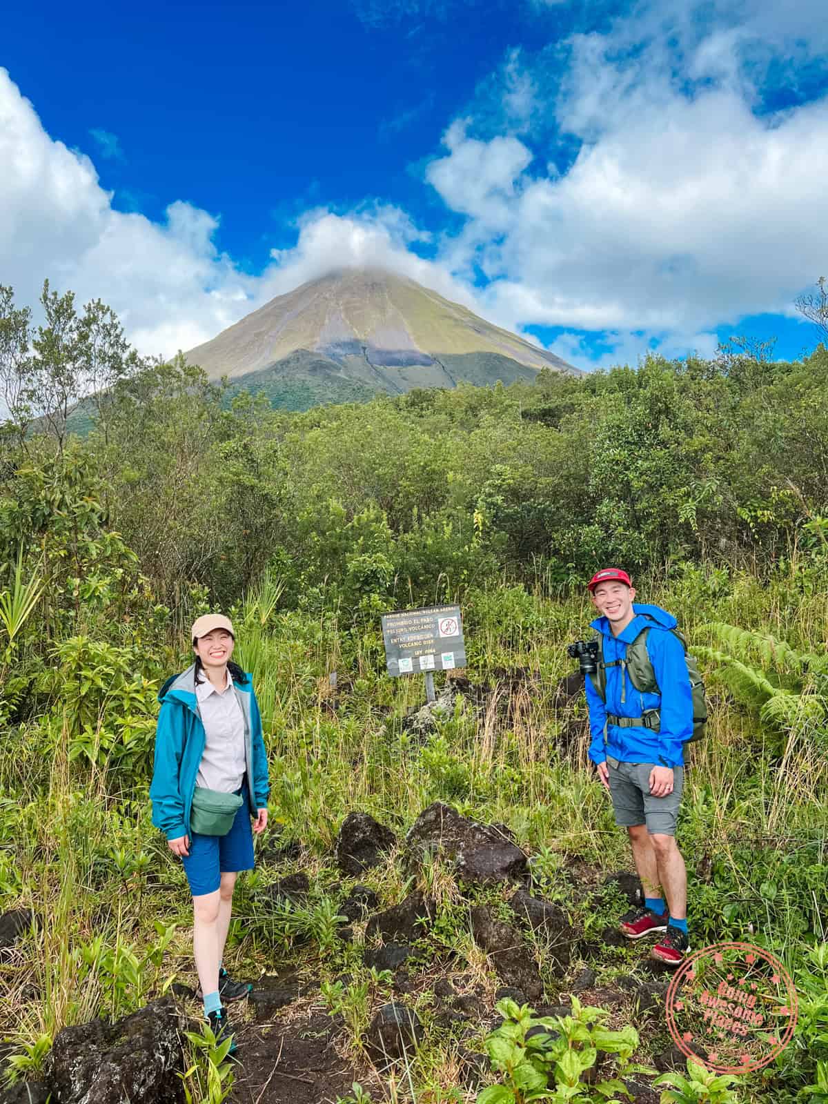 sendero coladas arenal volcano trail border