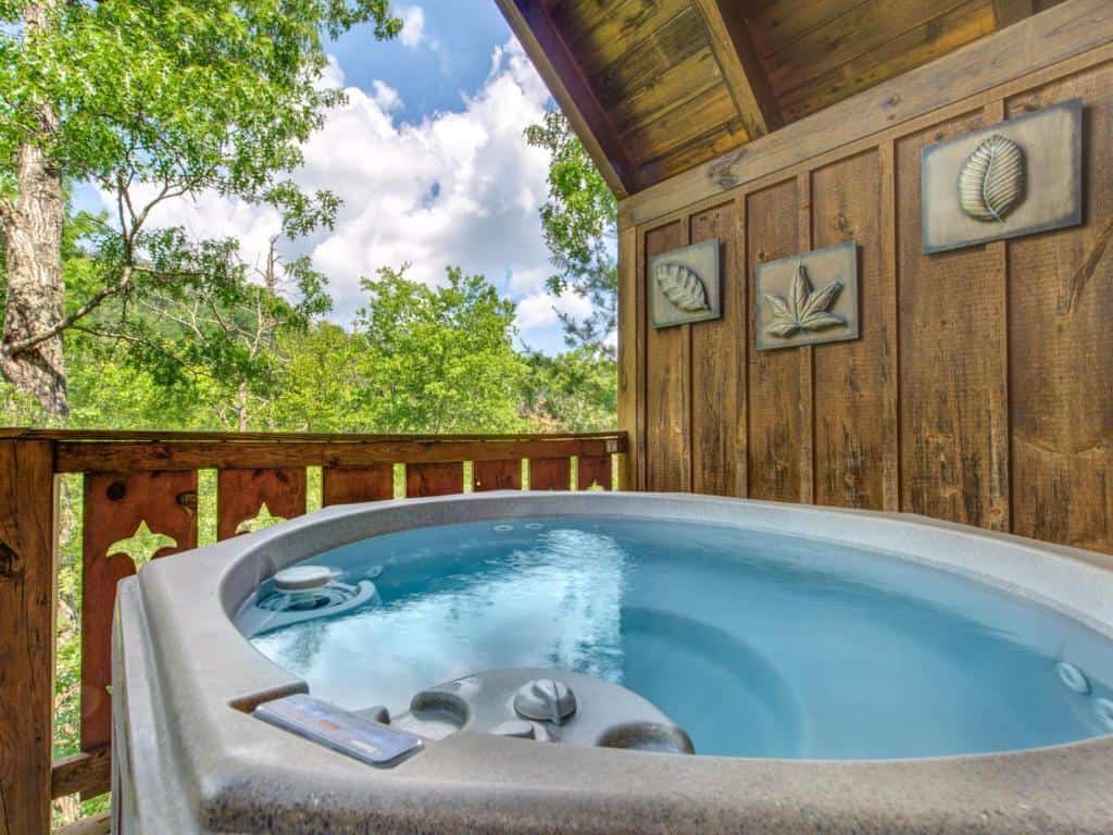 bear necessities log cabin where to stay in gatlinburg