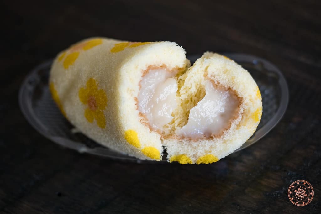 tokyo banana open to show filling inside