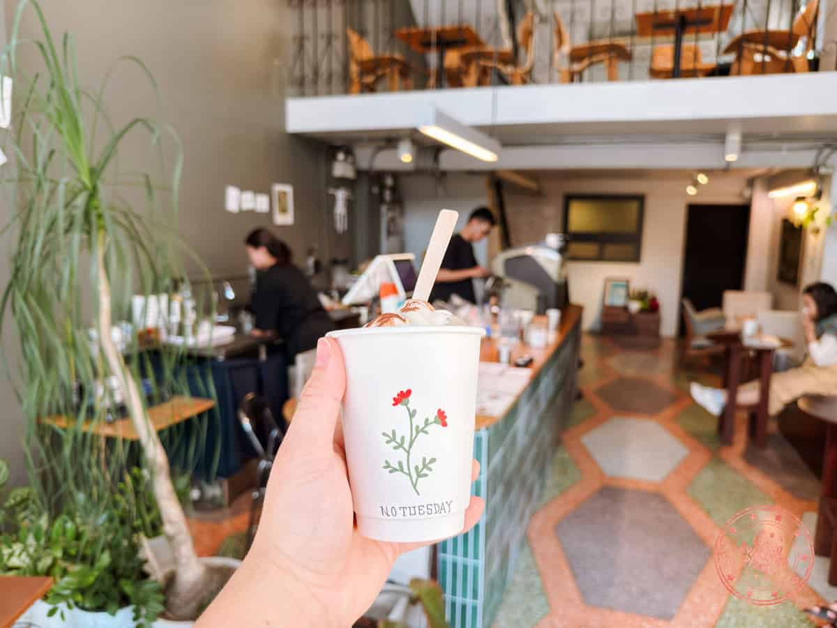 cup of cinnoffee at no tuesday in pridi cafe
